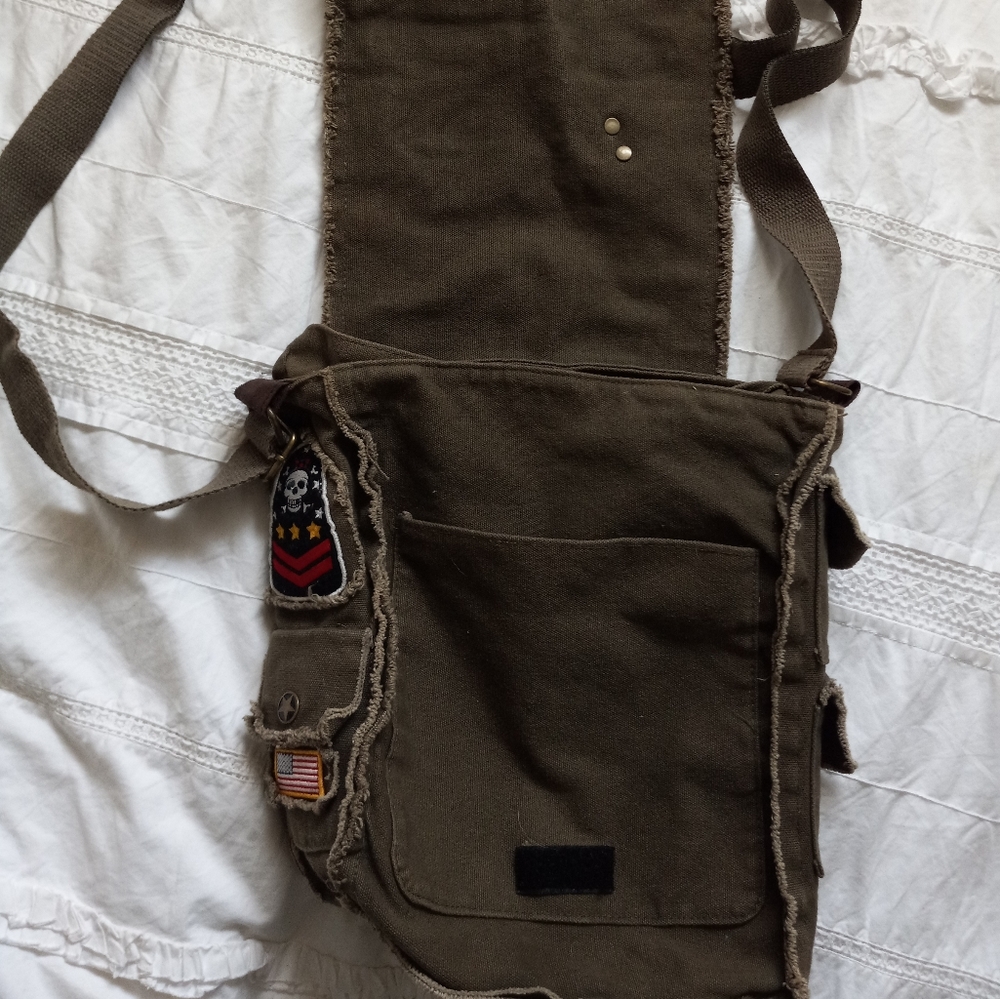 Fashion Express Military Style Bag - Picture 4 of 5
